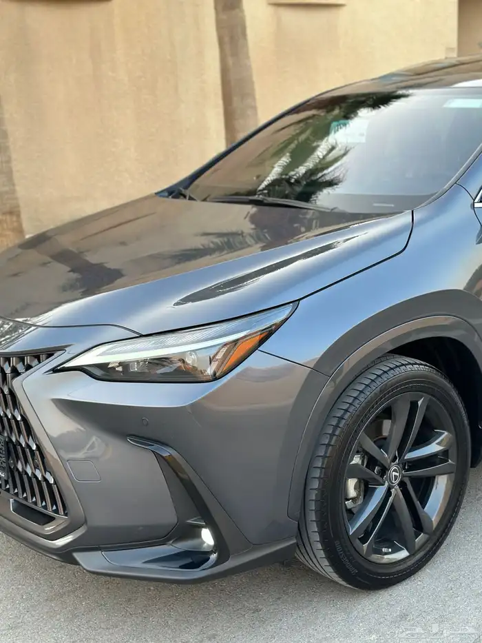 لكزس NX350h شبه جديده ماشيه 16 الف فقط بحاله الوكاله 2