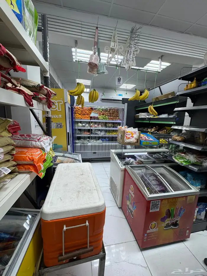 سوبر ماركت للتقبيل مع السجل مساحه 250 متر 4 فتحات 11