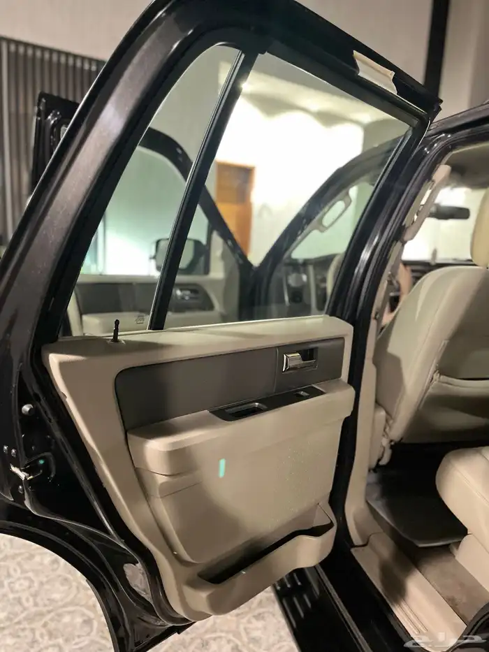 فورد اكسبديشن 2013 بدون دبل 11