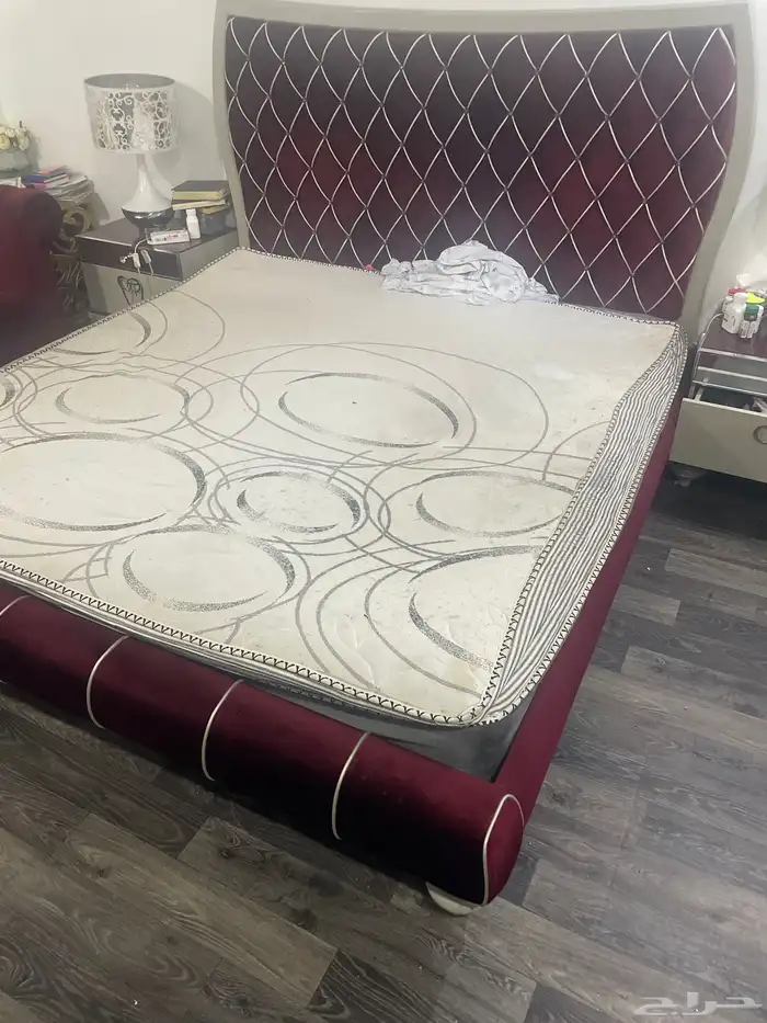 سرير للبيع مستخدم 1