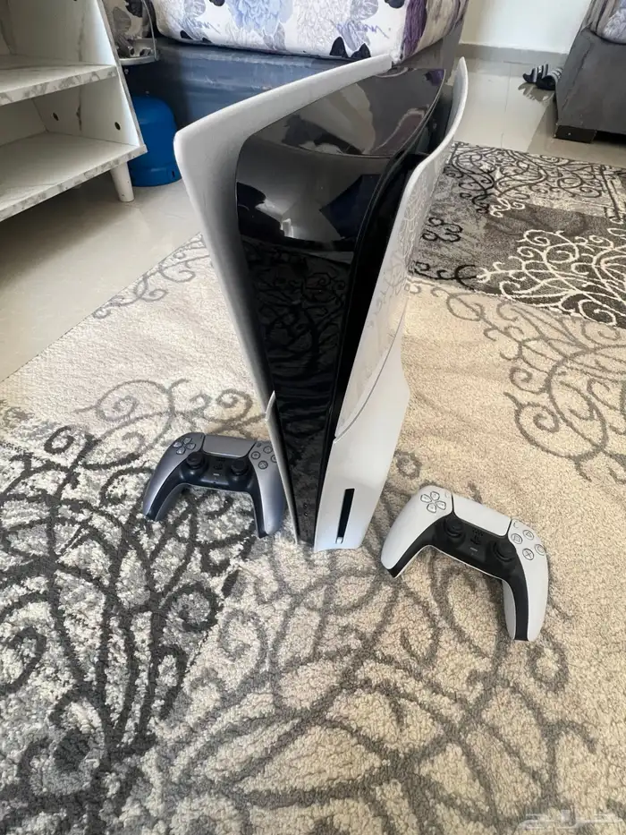 بلايستيشن 5 مع 2 يد و فيفا 2026 0