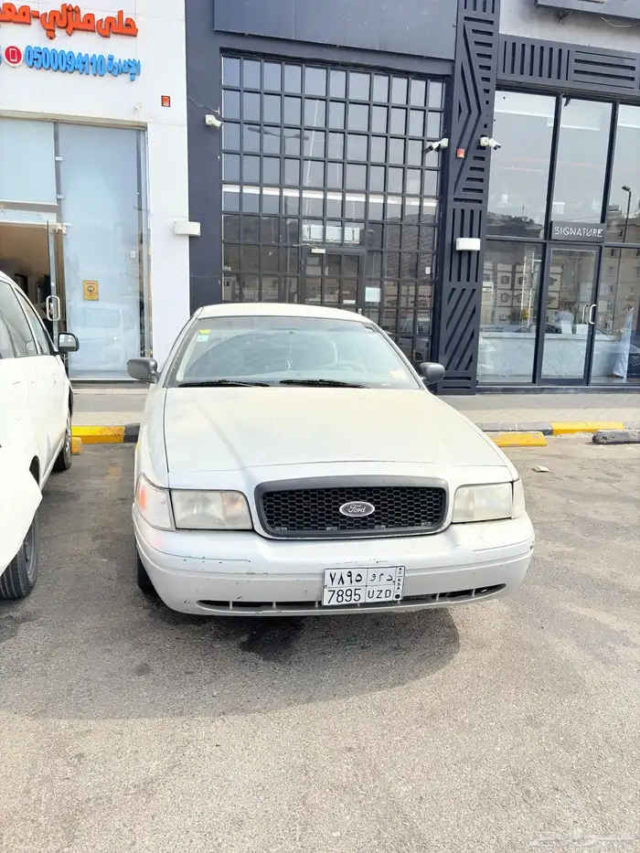 فورد كراون فكتوريا 2003 3