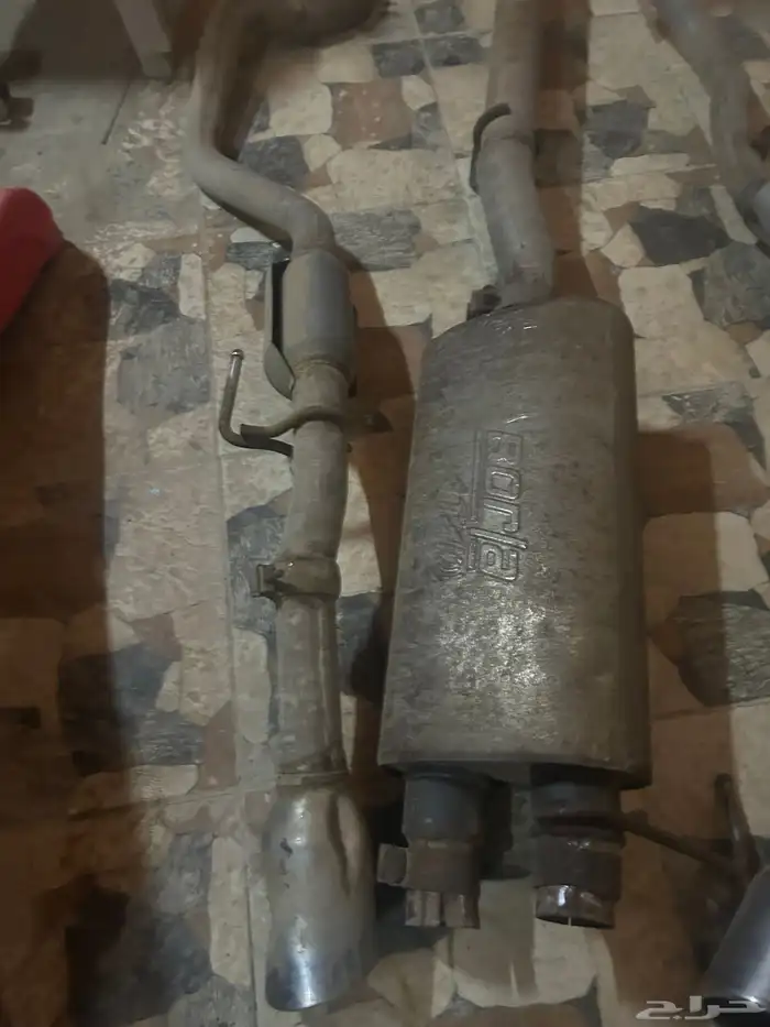 للبيع اقزوز بورلا كامل يركب علي V8 عرض اليوم فقط 800 ريال 3