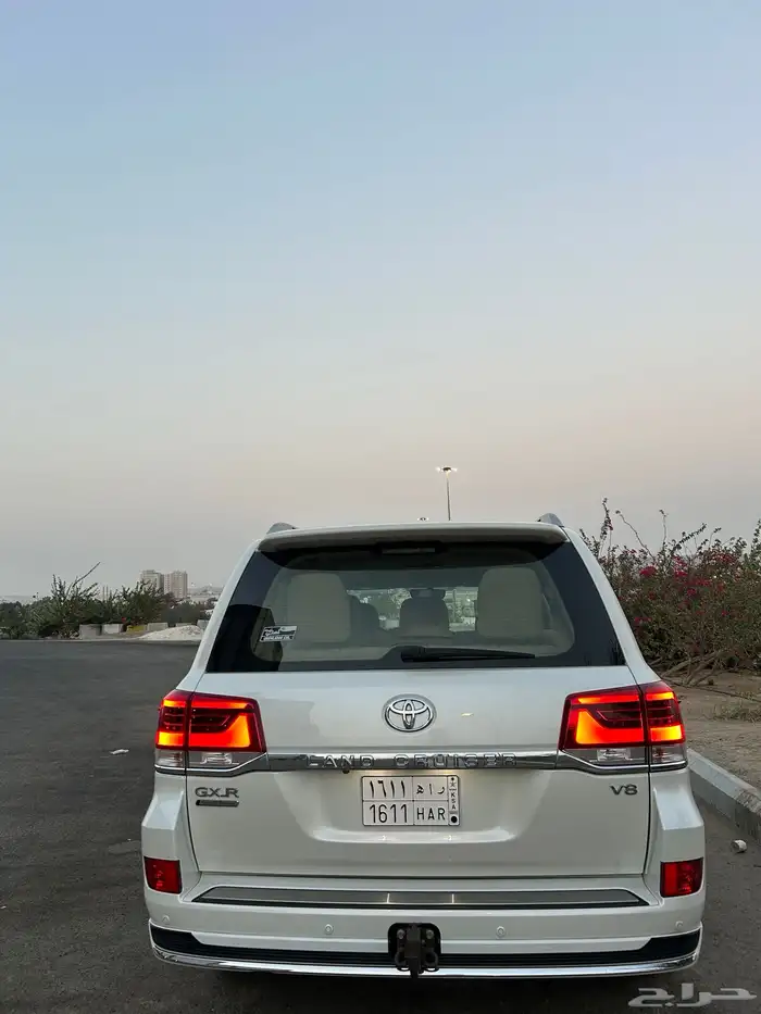 لاندكروزر مخزن 2