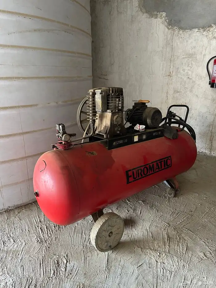 مضخة مياة ومواطير وموزع كهرب 2