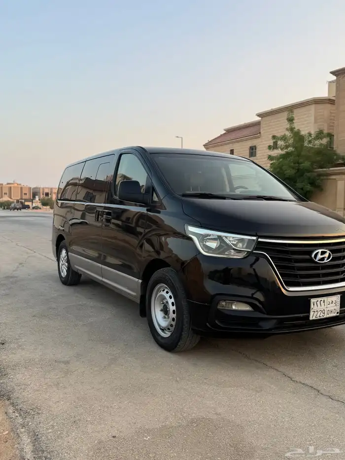 باص هونداي H1 بنزين 2021 4