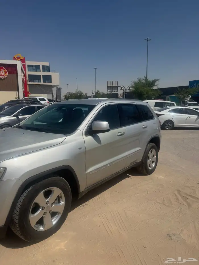 جراند شيروكي نظيف 3