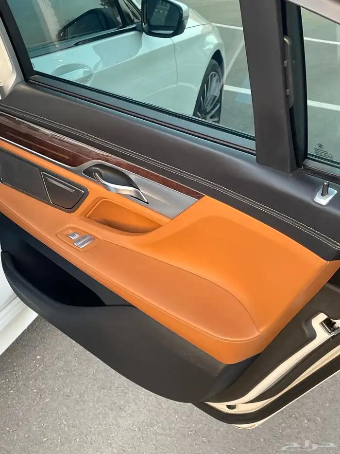 بي ام دبليو2017 فل كامل اعلى مواصفات740الموقع بريده 90