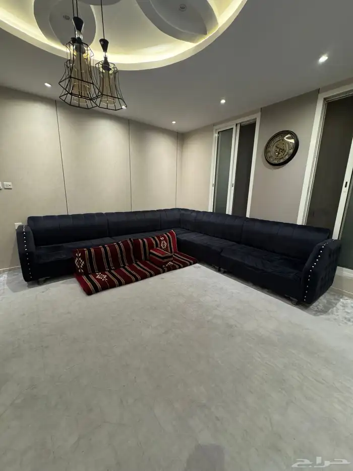 اثاث للبيع كنب حرف L و غرفة نوم كامله سرير منفصل لم تستخدم 0