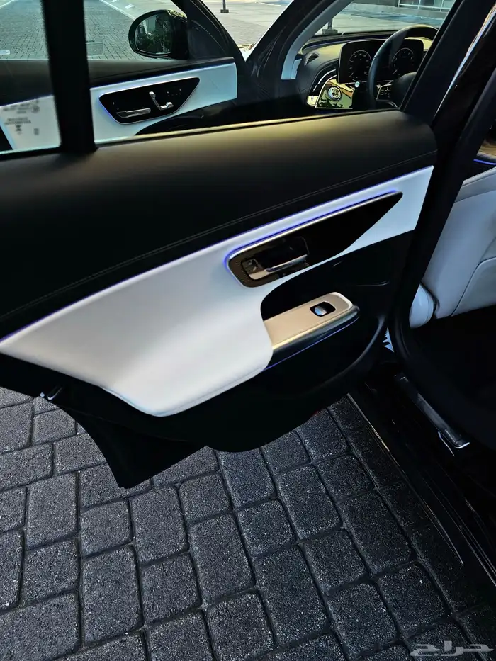 مرسيدس بنز E350 2024 23