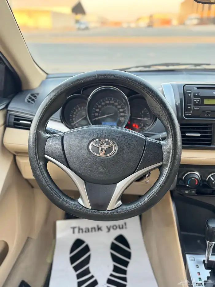 للبيع تويوتا يارس 2015 - ستاندر 10