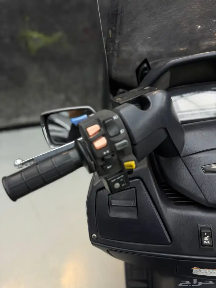 دباب سوزوكي SKY WAVE 650 10