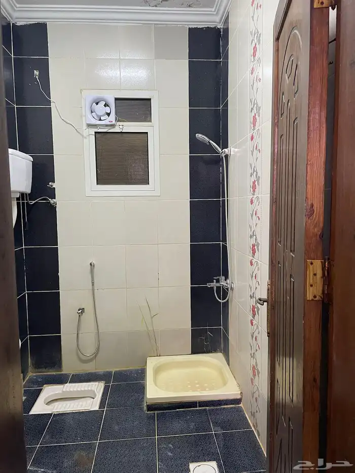 شقه للايجار حي القادسيه 2 دور ثاني 6