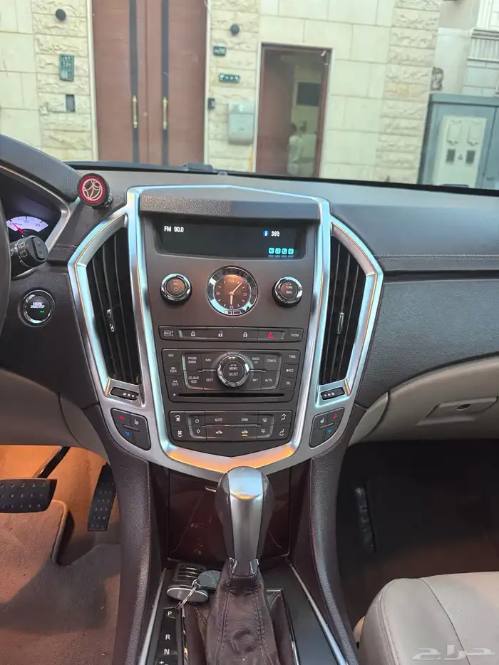 للبيع جيب كاديلاك 2011 SRX 2