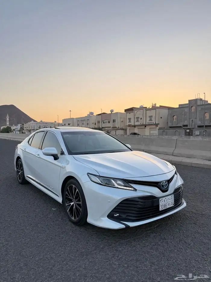 تويوتا كامري 2020 GLE هايبرد نظيفه جدا 0