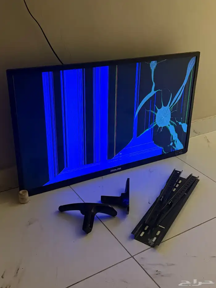 شاشه إذا احد يبغاها قطع غيار   ارفف ايكيا سوداء سليمه 7