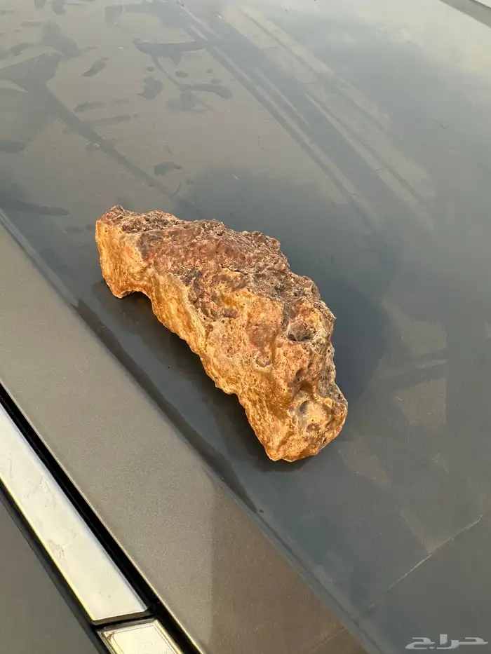 حجر غريب في القوقل طلع نيزك اللي يعرف يتواصل معي 2