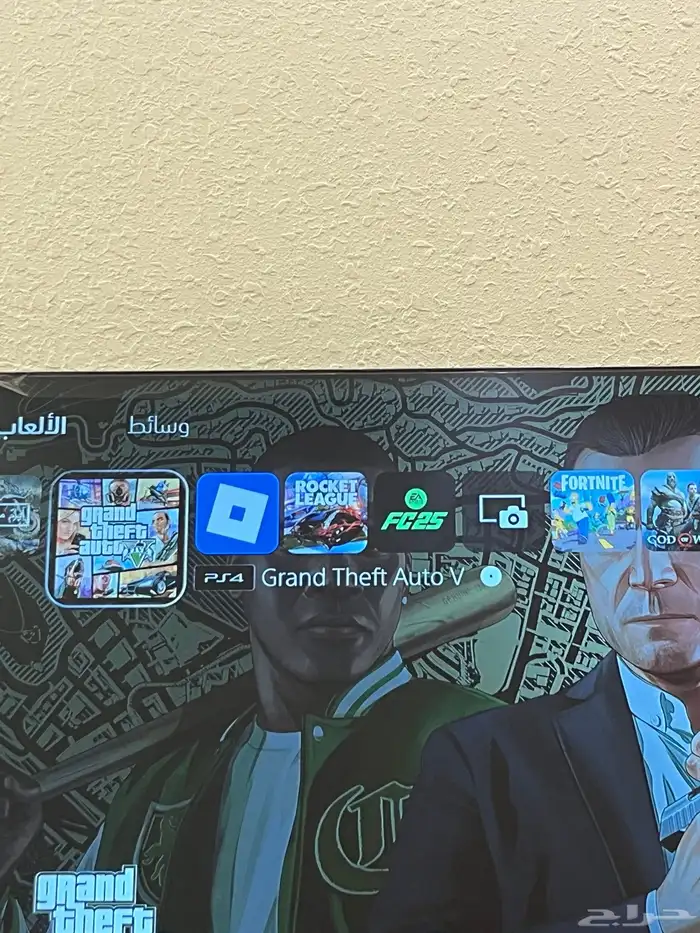 سوني 5 سي دي محمل فيه فيفا 25 و قراند 11