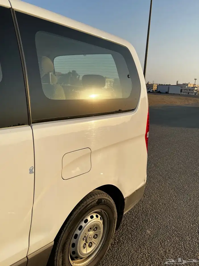 H-1 باص هيونداي 2016 15