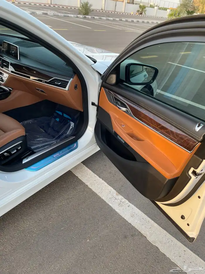 بي ام دبليو2017 فل كامل اعلى مواصفات740الموقع بريده 39