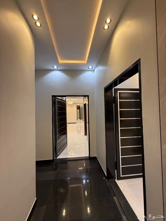 للبيع روف علوي بدرج خارجى بالموسى الشرقى بمدينه خميس مشيط 2