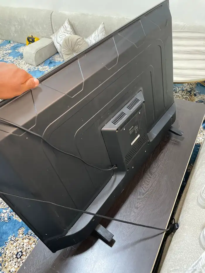 تلفزيون توشيبا مع طاولة ب350 عرض ممتاز 2