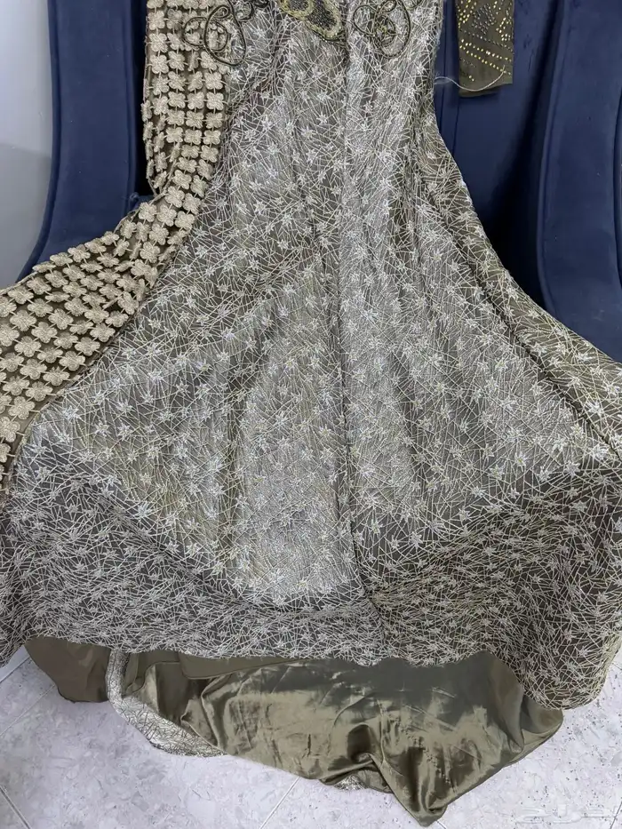 ملابس للبيع المستعجل 2