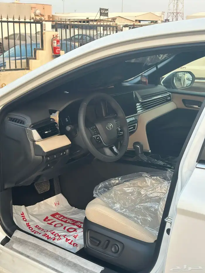 للبيع كامري 2025 LE اصفار 8