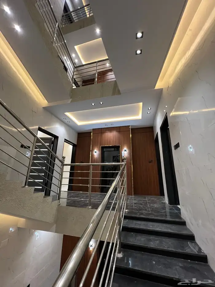 للبيع شقه علويه من 6 غرف وسطح حى البديع ابها 480 الف 4