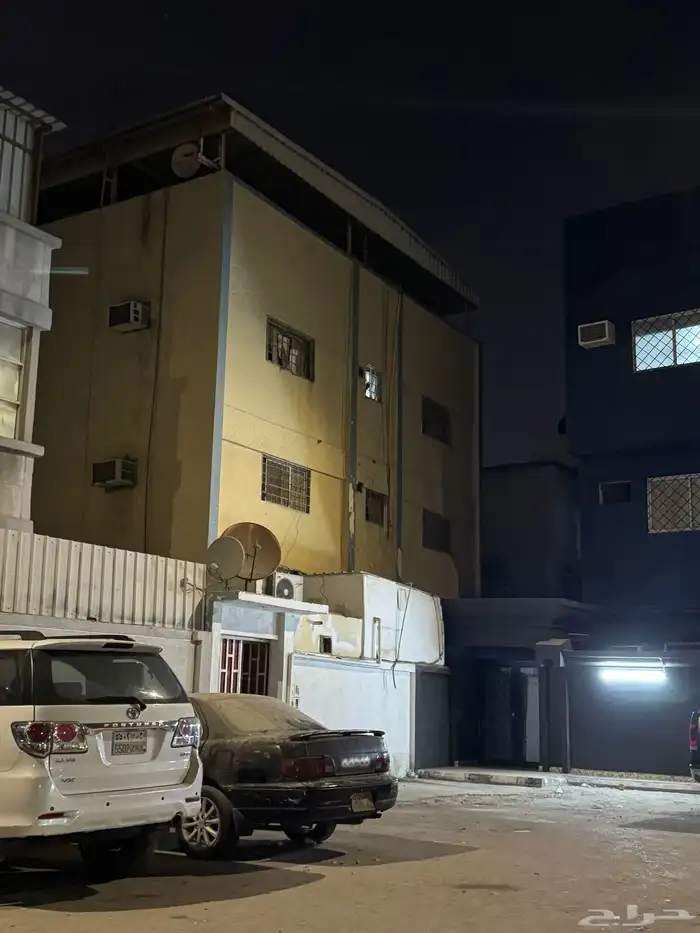 للبيع عمارة على شارعين مدخول 90 السعر مليون و30 في البادية 1