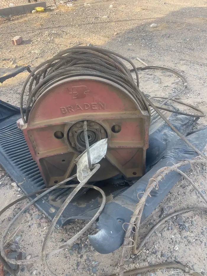 صندوق سطحه سكس الطول 9 متر والعرض 2 متر و67 سانتي 3