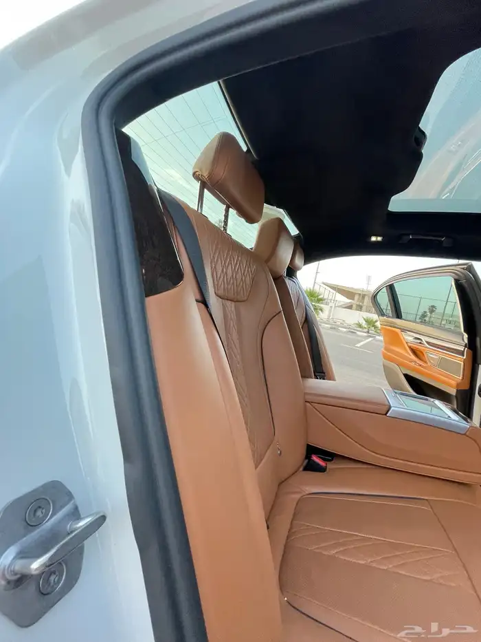 بي ام دبليو2017 فل كامل اعلى مواصفات740الموقع بريده 52