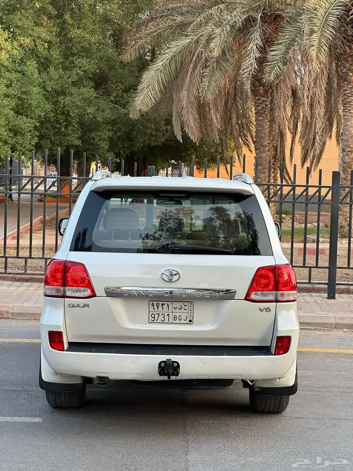 جيب لاند كروزر 2011 15