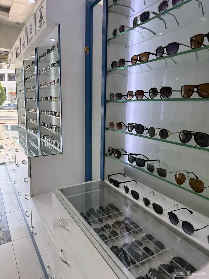 ديكور  نظارات بحاله ممتاز 1