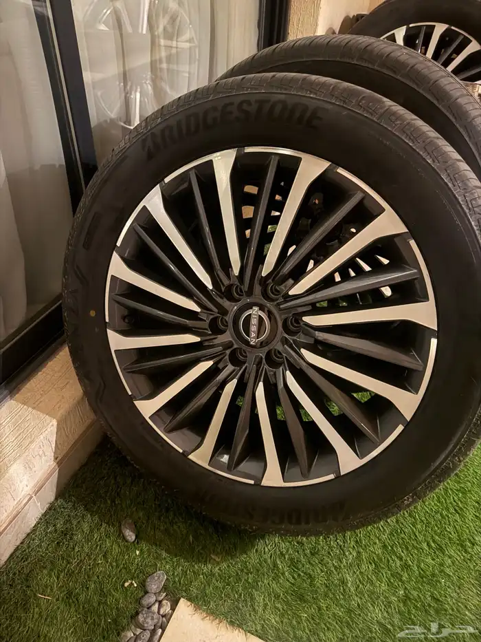 جنوط باترول 2025 مقاس 22 اصلي وكالة مع كفرات 1