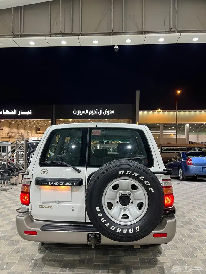 للبيع تويوتا لاندكروزر موديل 2000 4