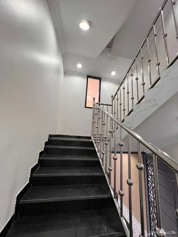 للبيع روف علوى بمدخل سياره حى النور شمال الخميس 750 الف 7