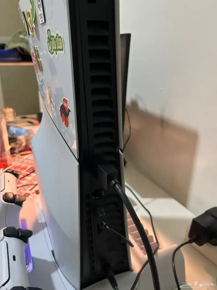 سوني 5 جديد ومافيه اي شي ولا خدش ولا شي مع كرتونه 2