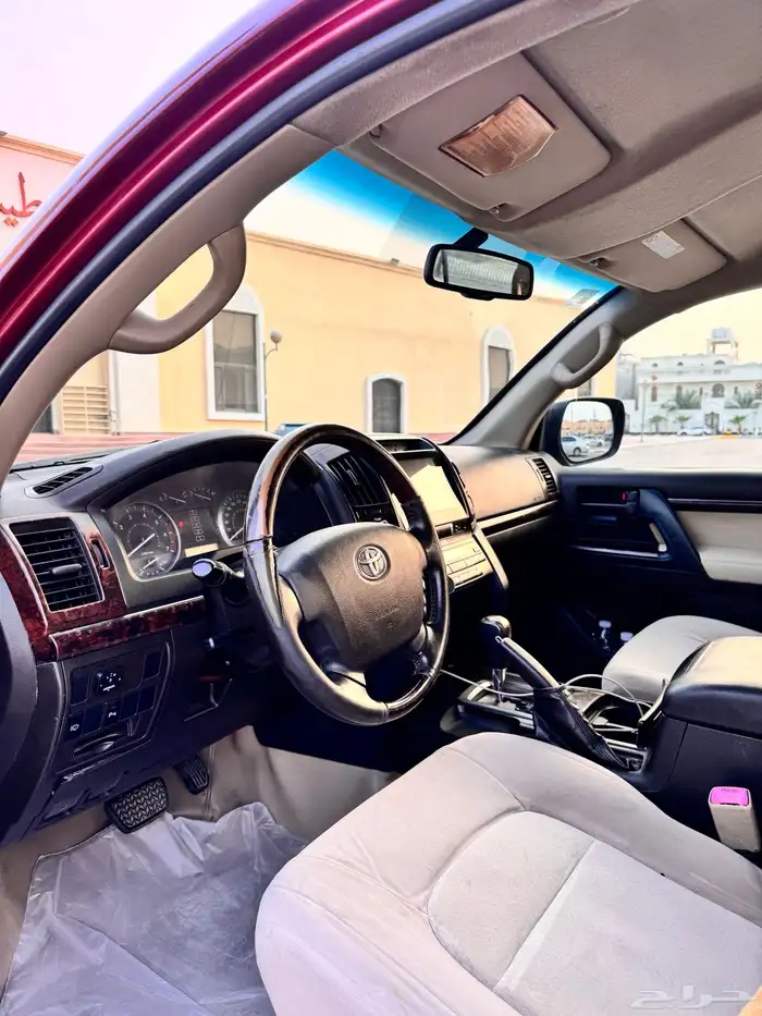 لاندكروزر 2011 19