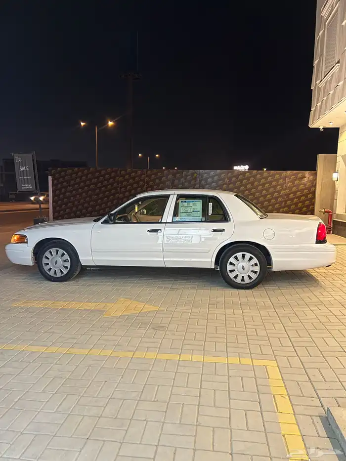 فورد فكتوريا بوليسي 18