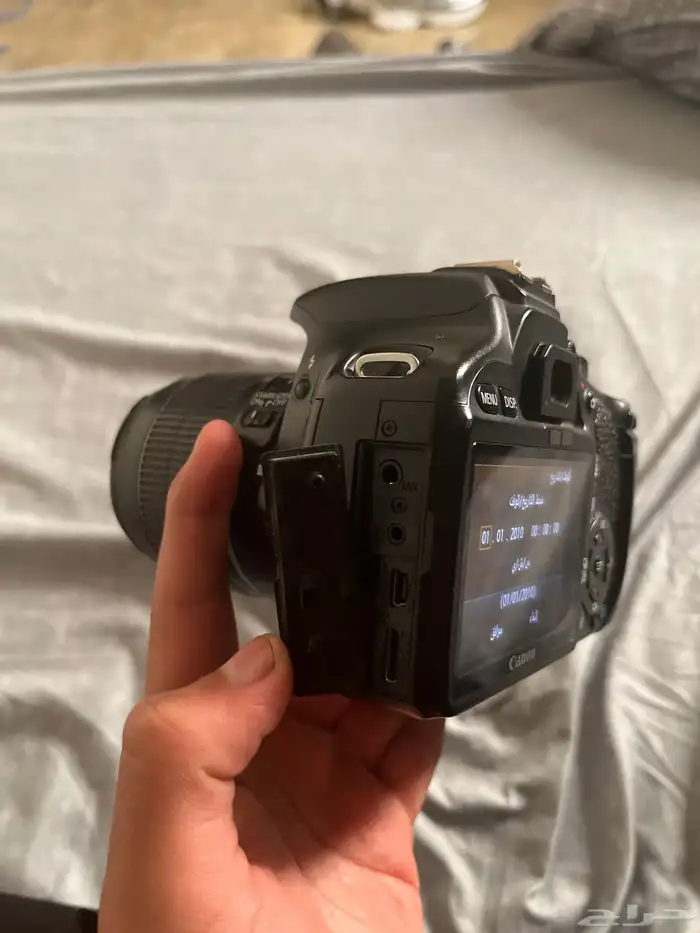كاميرا من كانون EOS550D مستعمل مع جميع ملحقاته 8