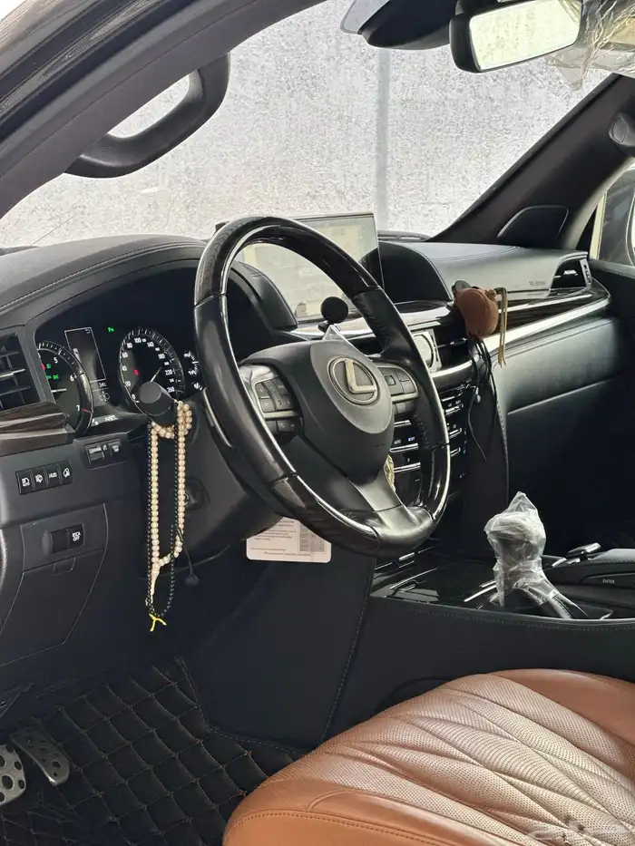 جيب لكزس بلاك ادشن 2021 ممشى قليل 34