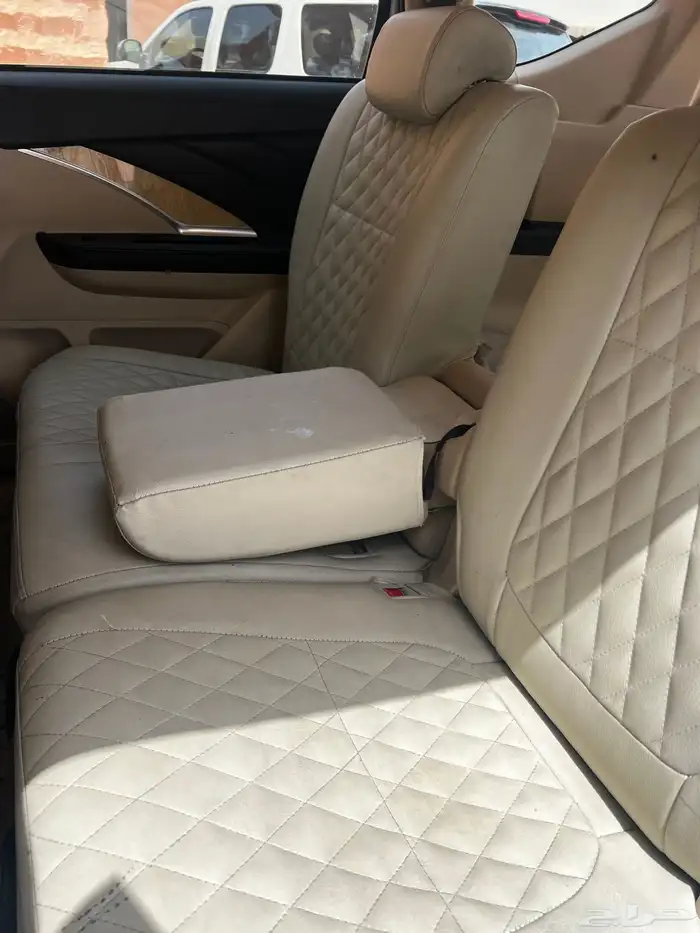 ميتسوبيشي . اكسباندر . 02022 11