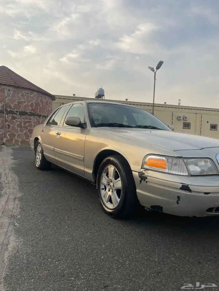 فورد كراون فكتوريا 2011 7