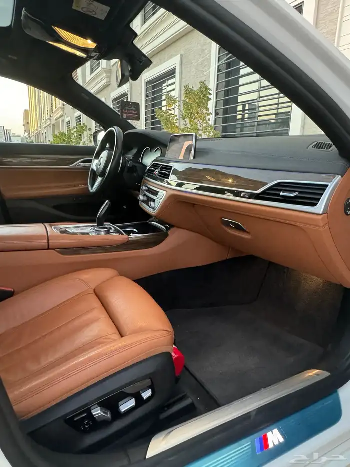 بي ام دبليو مديل 2019 730 6