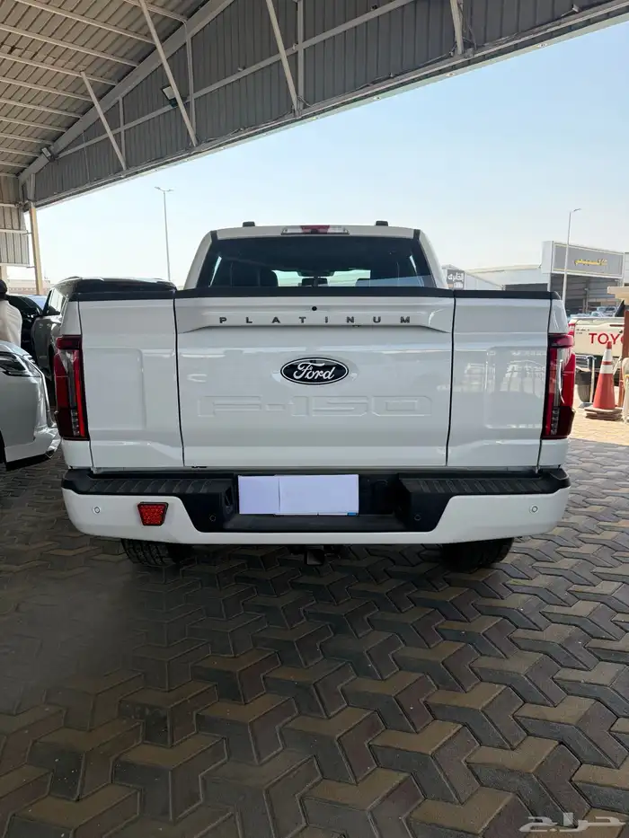 فورد F150 غمارتين بلاتينيوم فل موديل 2025 8