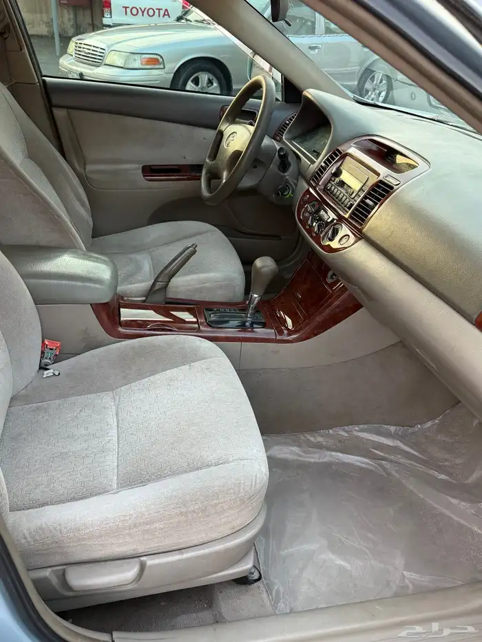 للبيع تويوتا كامري 2005 اتوماتيك 14