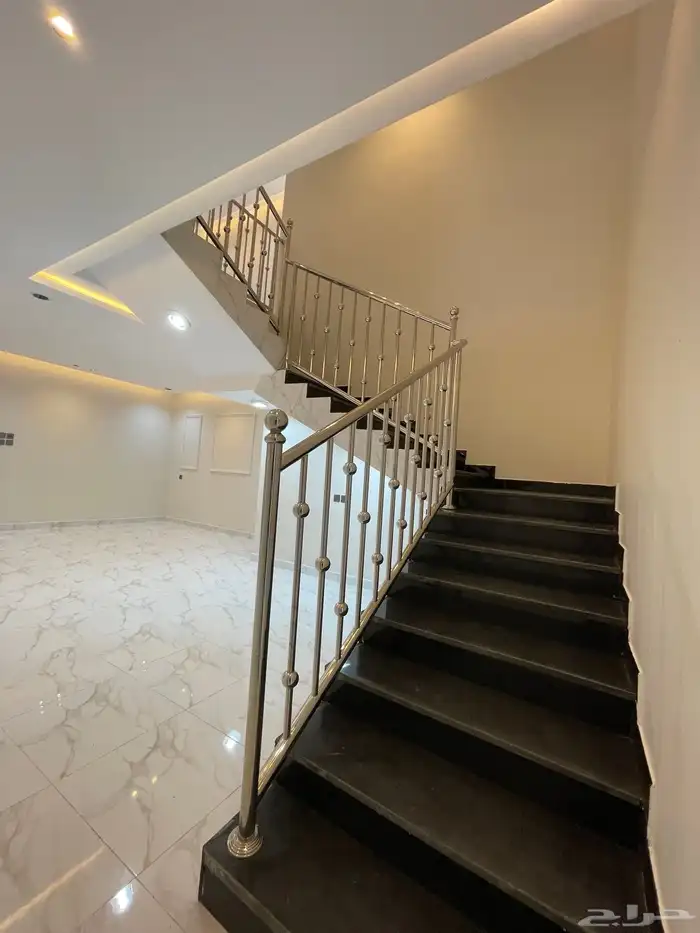 للبيع شقه روف دوبلكس مع بايكة سياره خميس مشيط 18