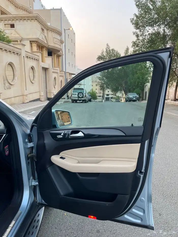 مرسيدس بنز GLE ممشى قليل ونظيف جدا 13