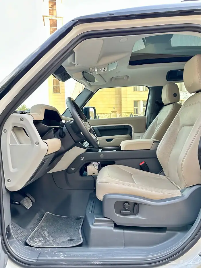 لاند روفر ديفندر 2023 8